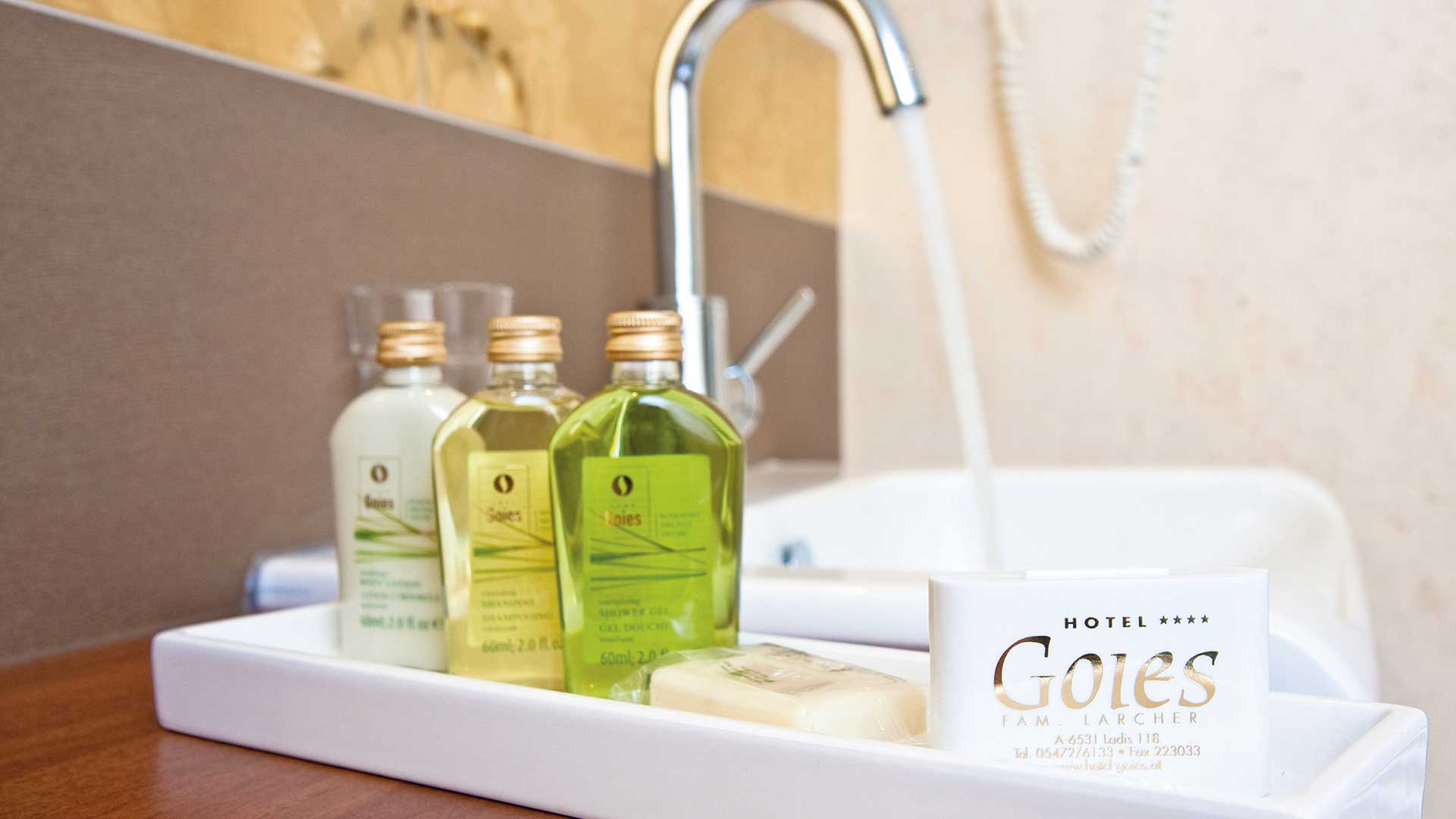 Seife, Shampoo und Duschgel auf den Zimmern des Hotels Goies
